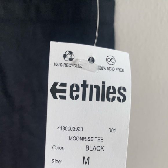 NWT Etnies Moonrise Short Sleeve T-Shirt Multiple sizes - Picture 5 of 5